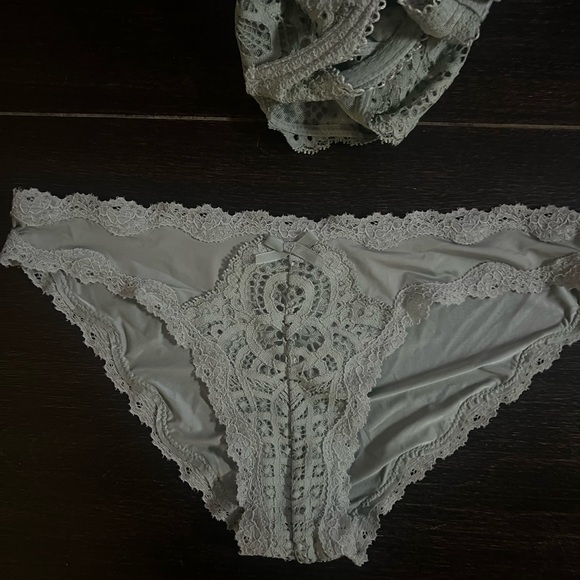 Victoria secrets underwire bra - Picture 5 of 5